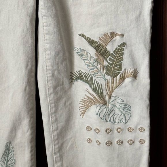 Chico’s High Rise Straight Leg Crop Cream Jeans Embroidered Tropical 3 16 XL - Picture 2 of 9
